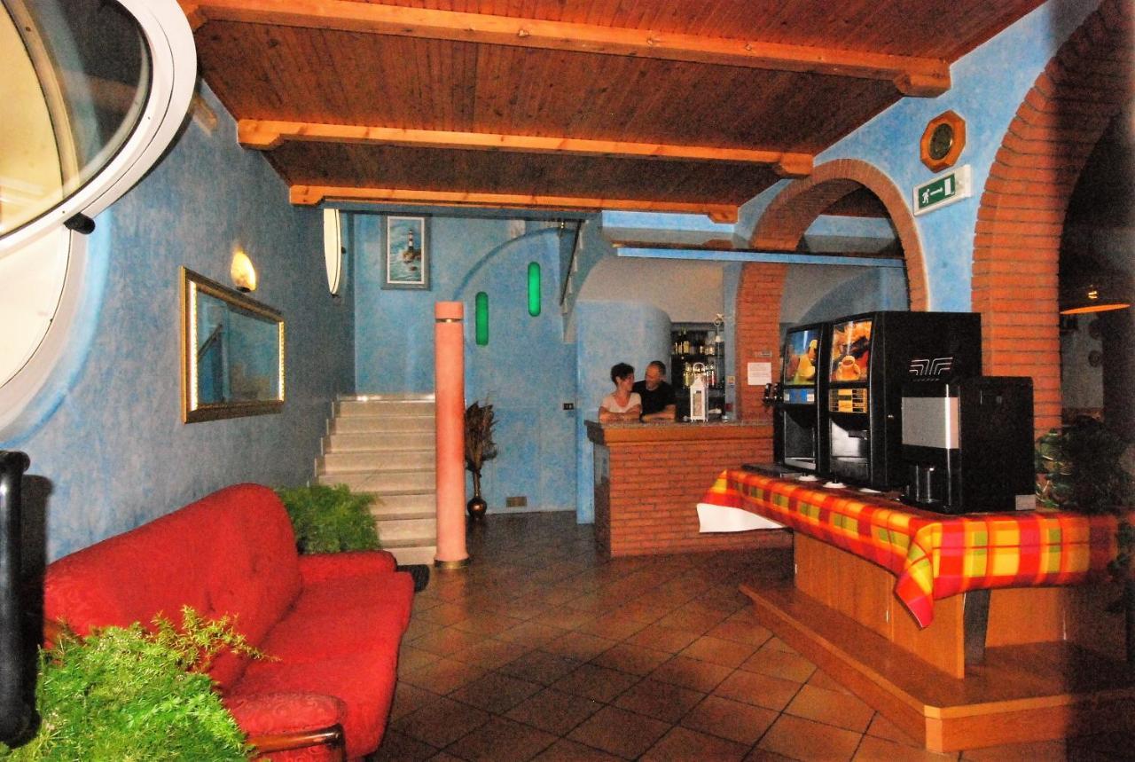 Hotel Cesari Rimini Kültér fotó