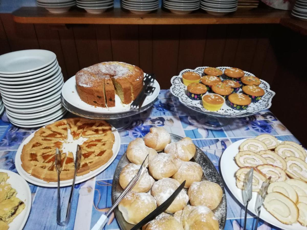 Hotel Cesari Rimini Kültér fotó