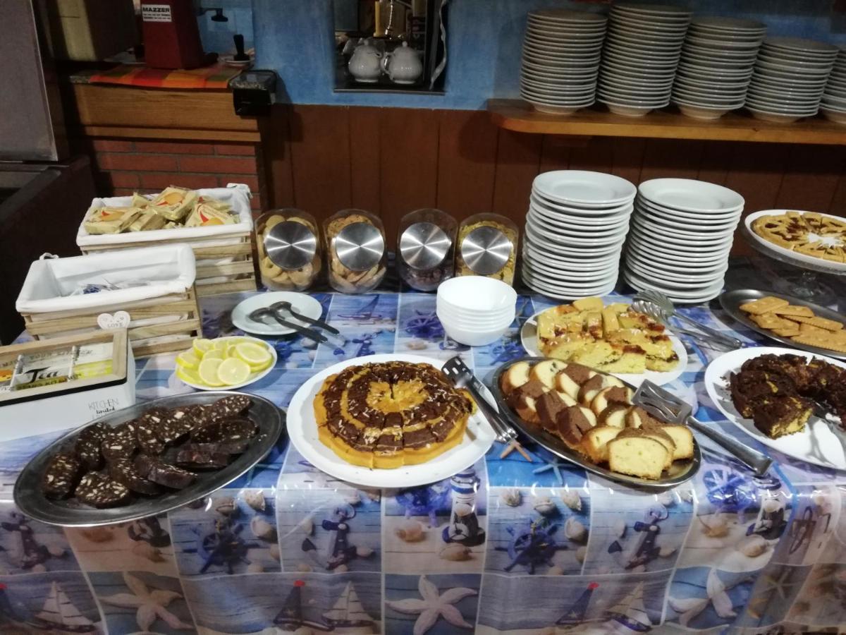 Hotel Cesari Rimini Kültér fotó