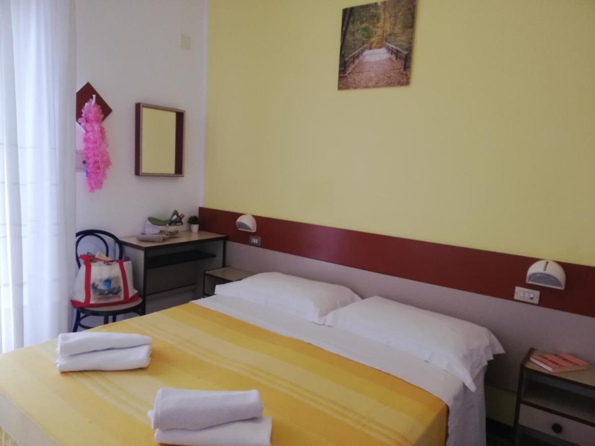 Hotel Cesari Rimini Kültér fotó